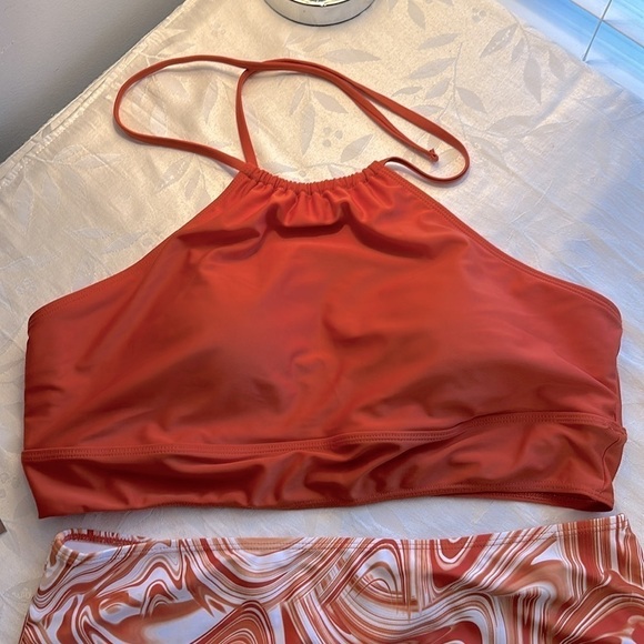 Adorable halter Bikini 2 piece. Orange & white. XXL - Picture 7 of 9